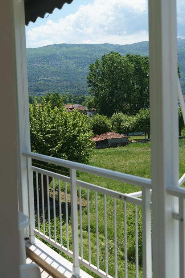 Achilleas Apartments Paralía Skotínis Екстериор снимка