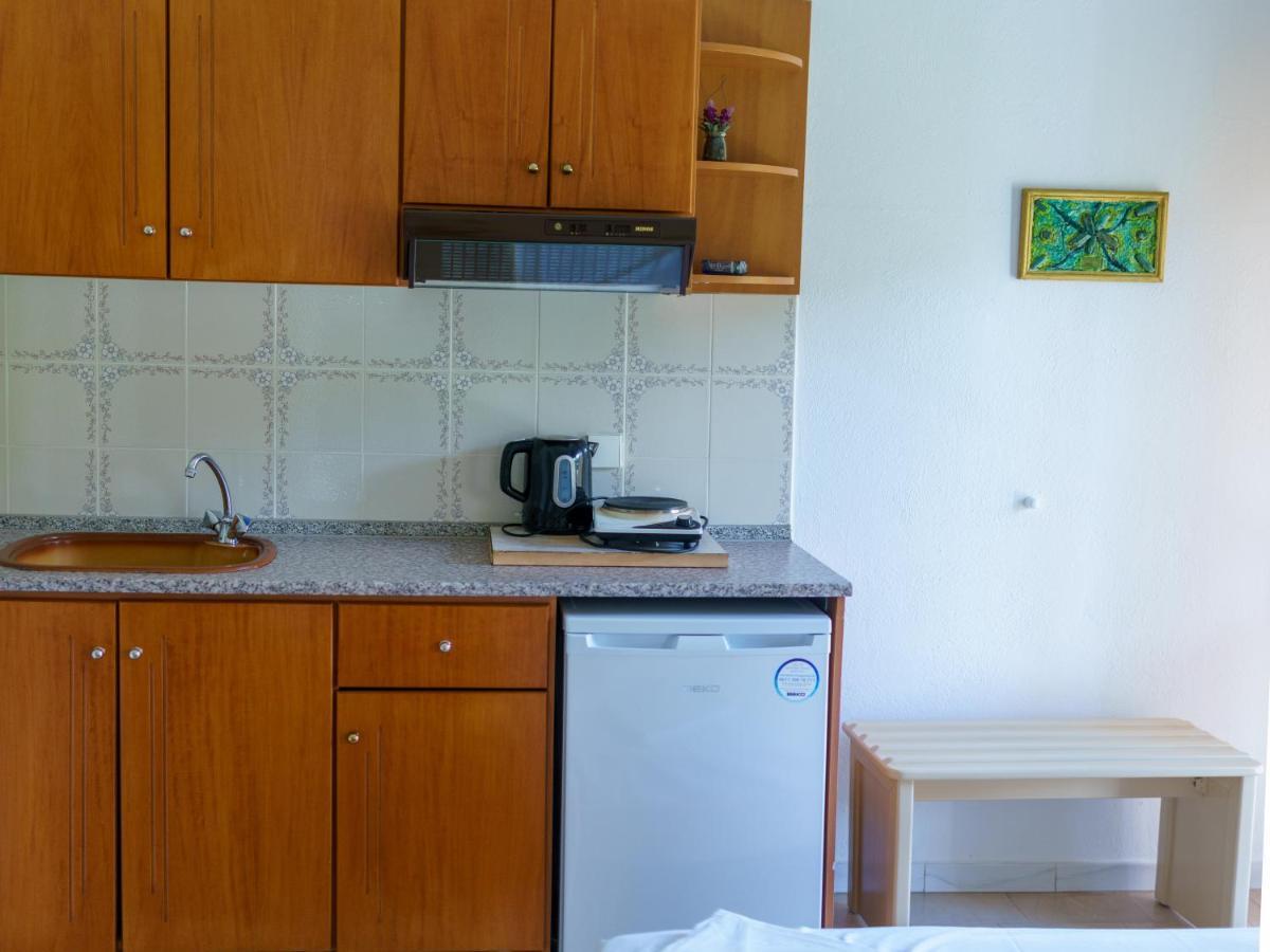 Achilleas Apartments Paralía Skotínis Екстериор снимка