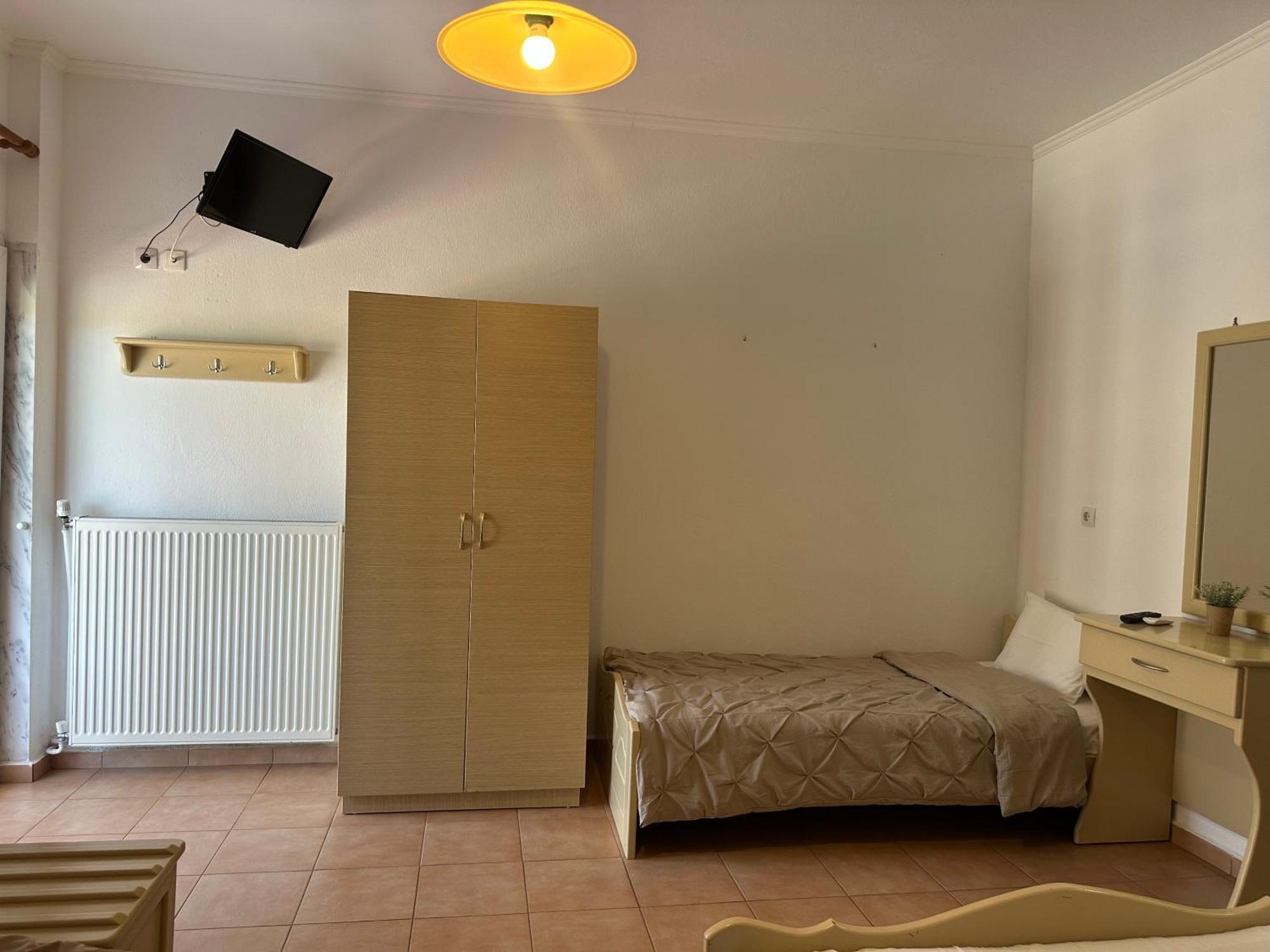 Achilleas Apartments Paralía Skotínis Екстериор снимка