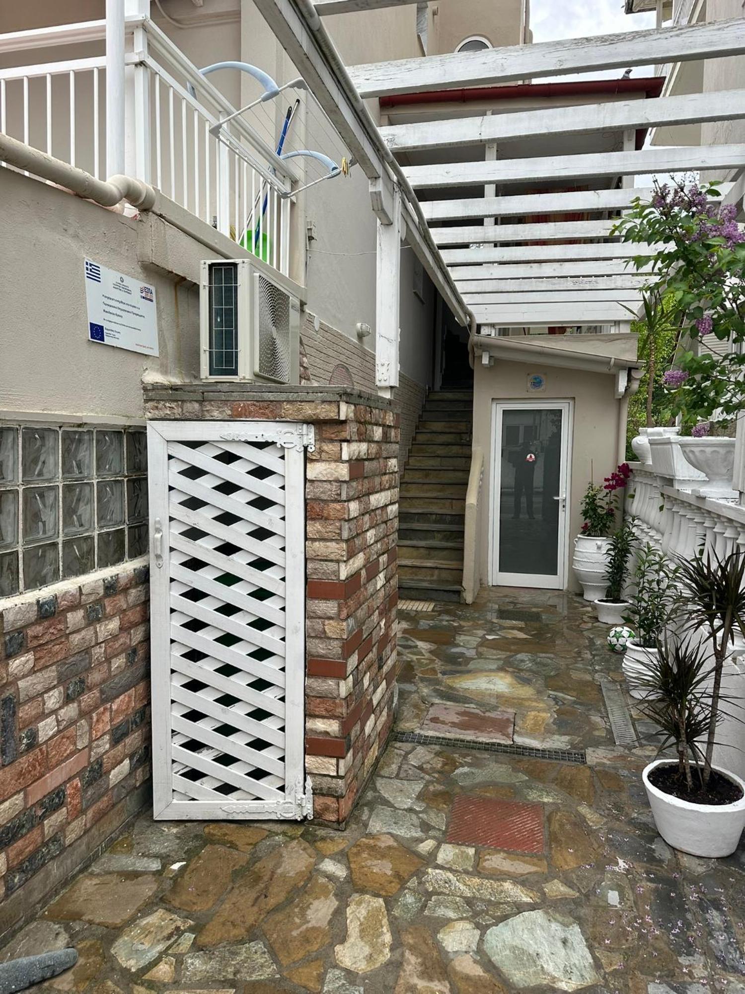 Achilleas Apartments Paralía Skotínis Екстериор снимка