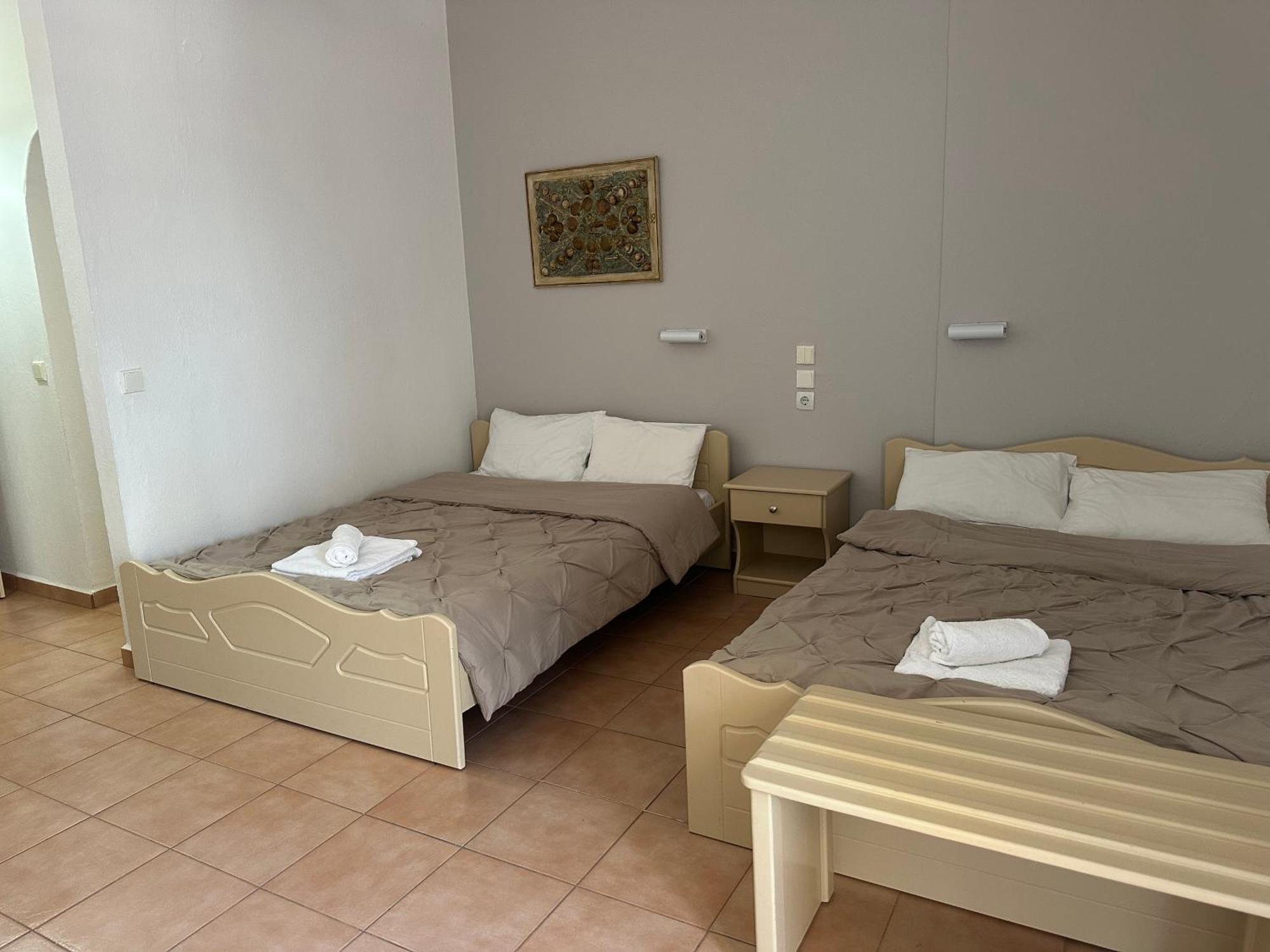 Achilleas Apartments Paralía Skotínis Екстериор снимка