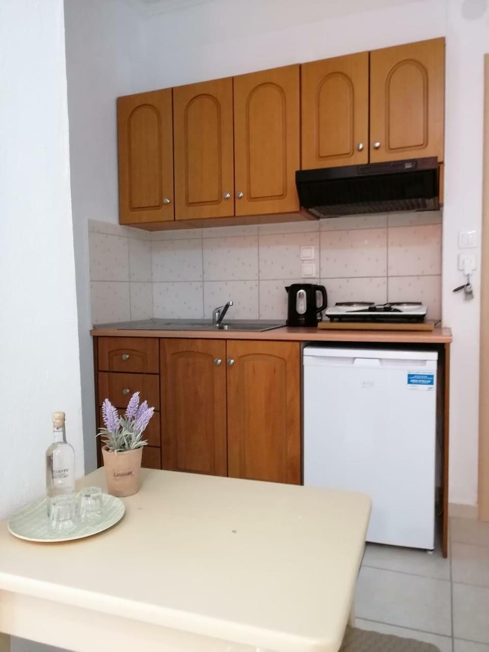 Achilleas Apartments Paralía Skotínis Екстериор снимка